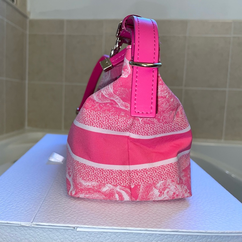 Dior Travel Medium Bag with Strap. - Picture 5 of 9